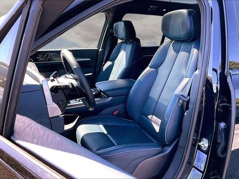 Certified 2025 Cadillac Escalade IQ Sport 2 w/ LPO, ONYX Package AWD/4WD image 21