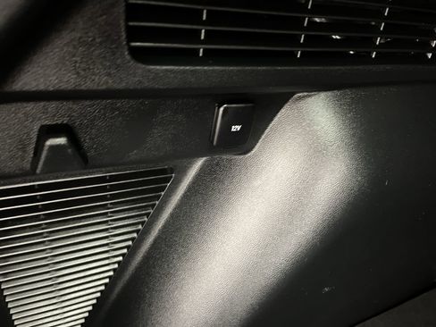 Used 2021 Ford Escape SE image 24