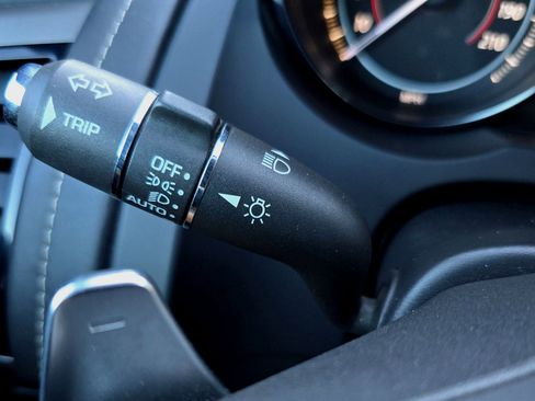 Used 2016 Jaguar F-TYPE R image 21