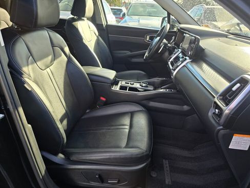 Used 2023 Kia Sorento EX image 29