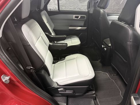 Used 2021 Ford Explorer XLT w/ Equipment Group 202A AWD/4WD image 12