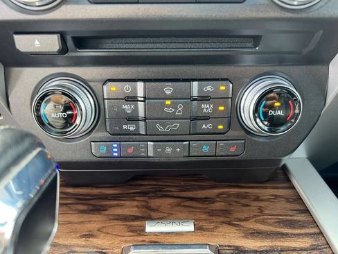 Used 2018 Ford F150 Lariat w/ Equipment Group 502A Luxury AWD/4WD image 27