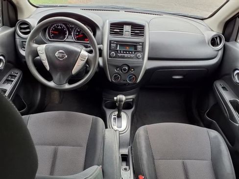 Used 2016 Nissan Versa SV FWD image 10