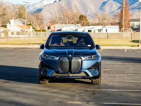 Used 2024 BMW iX xDrive50 w/ Premium Package image 2