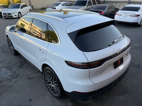 Used 2021 Porsche Cayenne image 12