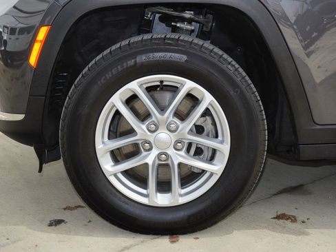 Used 2025 Jeep Grand Cherokee L Laredo AWD/4WD image 10
