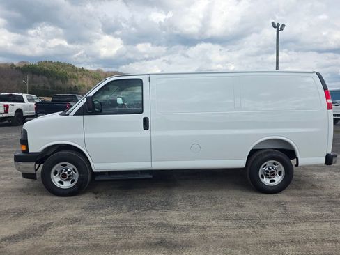Used 2019 Chevrolet Express 2500 w/ Driver Convenience Package image 8