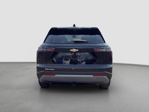 New 2026 Chevrolet Equinox LT w/ Convenience Package II FWD image 5