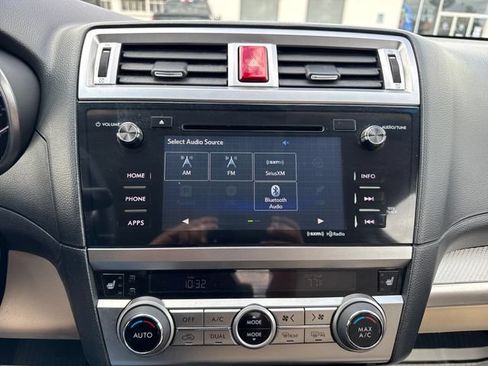 Used 2017 Subaru Outback 2.5i Premium w/ Popular Package #2 AWD/4WD image 19