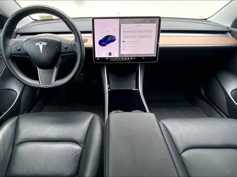 Used 2020 Tesla Model 3 Standard Range Plus RWD image 10