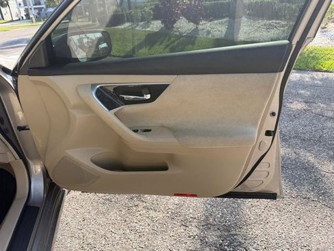 Used 2013 Nissan Altima 2.5 S FWD image 20