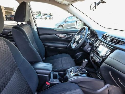 Used 2018 Nissan Rogue SV FWD image 18