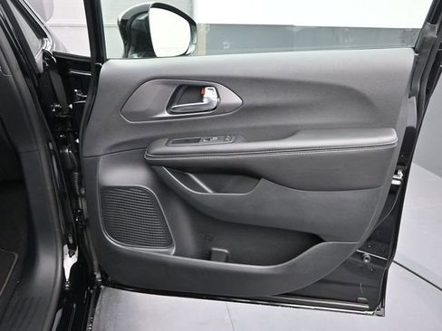 New 2026 Chrysler Pacifica Select w/ S Appearance Package image 25