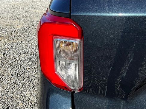 Used 2023 Ford Explorer XLT image 26