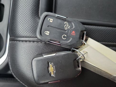 Used 2021 Chevrolet Silverado 1500 High Country w/ Technology Package image 31