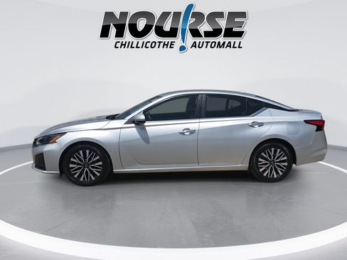 Used 2023 Nissan Altima 2.5 SV FWD image 5
