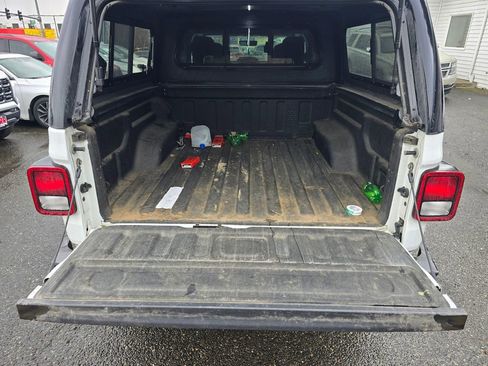 Used 2022 Jeep Gladiator Rubicon w/ Trailer Tow Package image 13