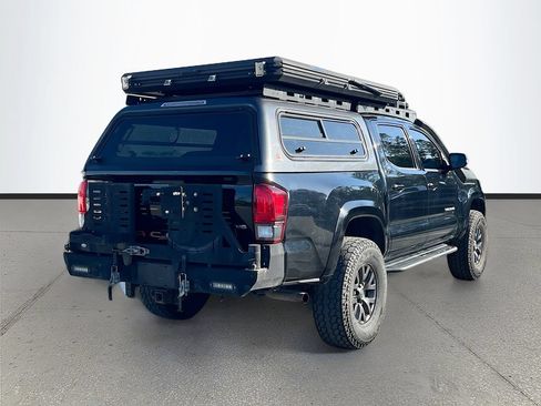 Used 2022 Toyota Tacoma SR5 w/ Technology Package AWD/4WD image 7