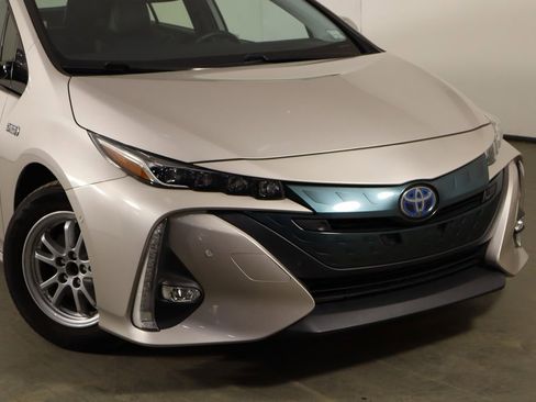 Used 2020 Toyota Prius Prime Limited FWD image 47