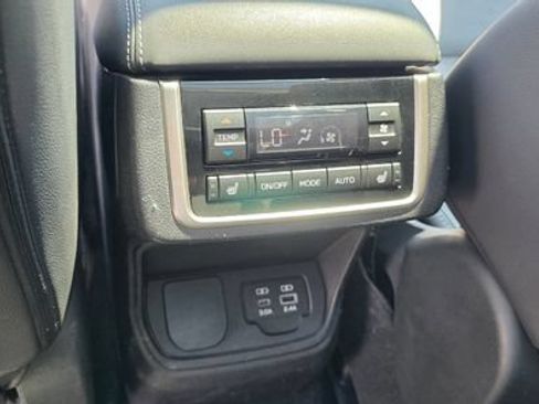 Used 2023 Subaru Ascent Limited w/ Technology Package AWD/4WD image 13