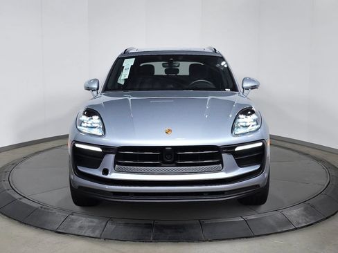 Certified 2026 Porsche Macan AWD/4WD image 10