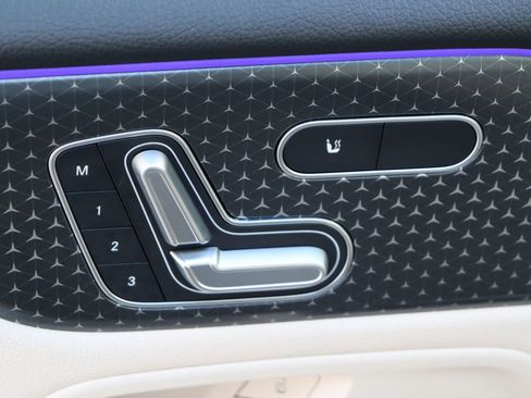 Certified 2025 Mercedes-Benz GLB 250 image 34