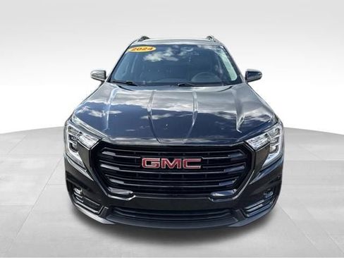 Used 2024 GMC Terrain SLT w/ Elevation Edition AWD/4WD image 2