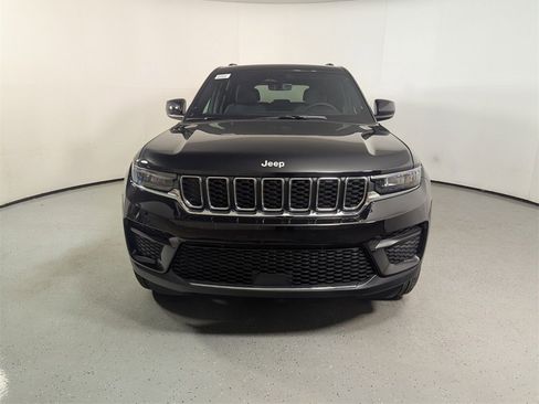 New 2025 Jeep Grand Cherokee Laredo X image 2