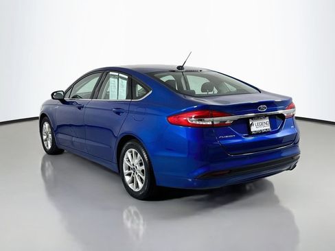 Used 2017 Ford Fusion SE FWD image 7