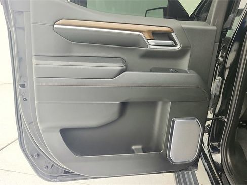 Used 2024 Chevrolet Silverado 1500 High Country w/ Midnight Edition image 28