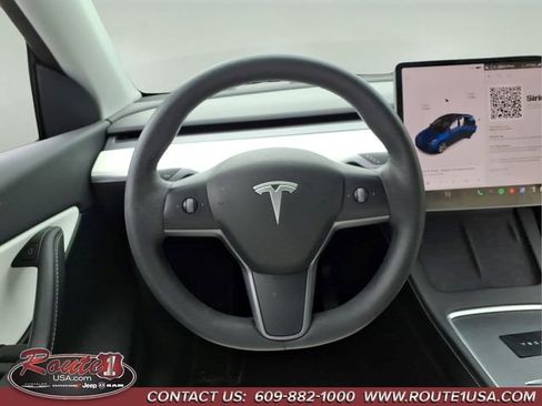 Used 2022 Tesla Model Y Long Range AWD/4WD image 20