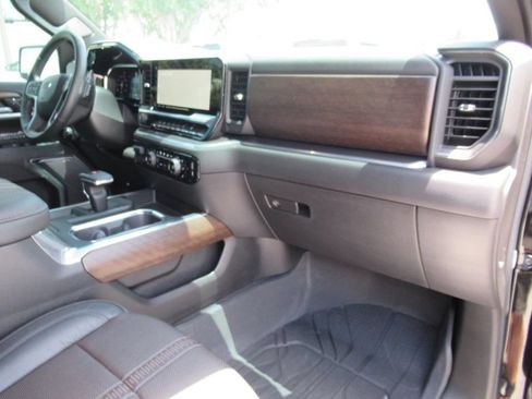 Used 2026 Chevrolet Silverado 1500 High Country w/ Midnight Edition RWD image 11