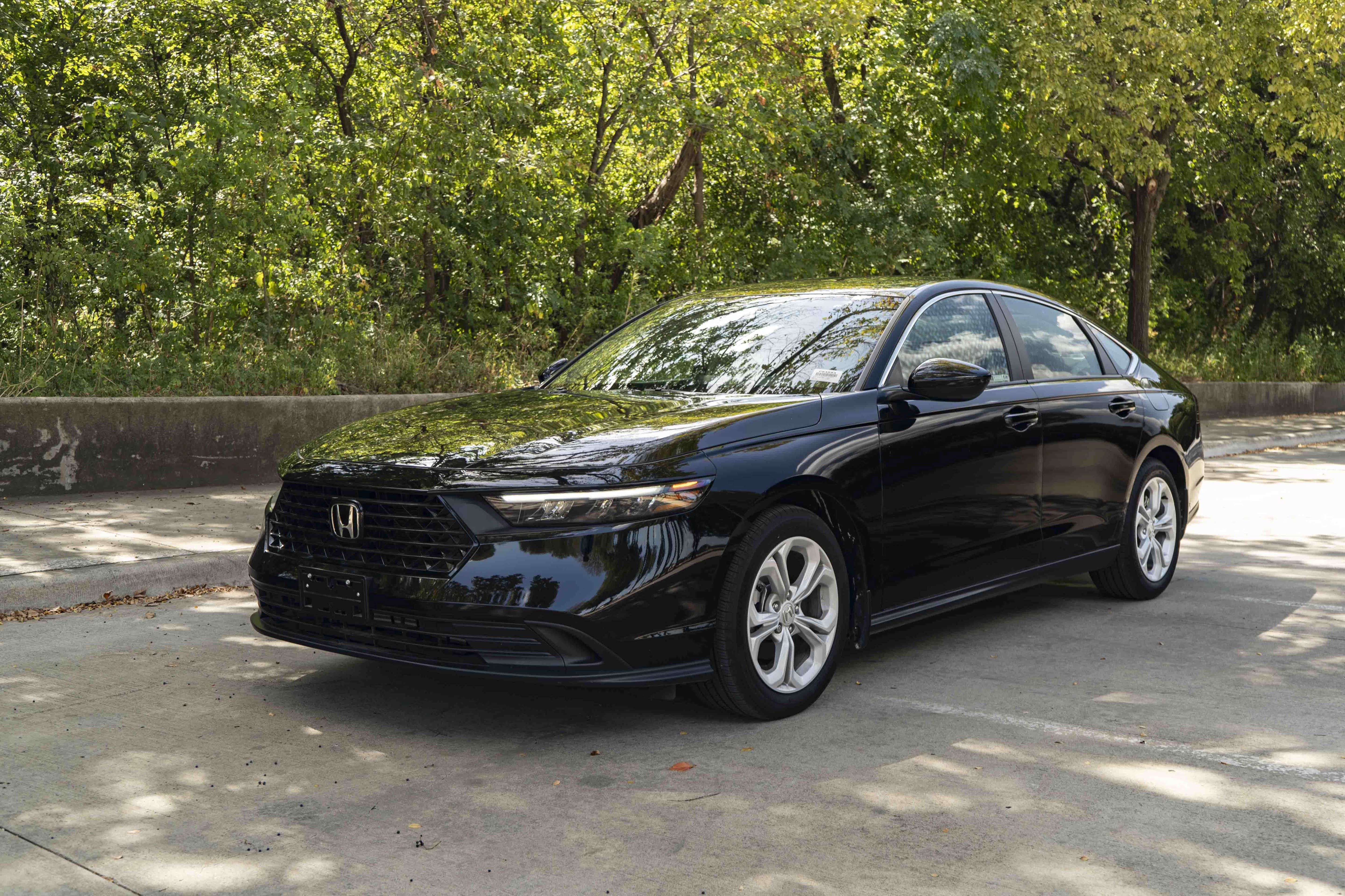 Certified 2025 Honda Accord LX image 5