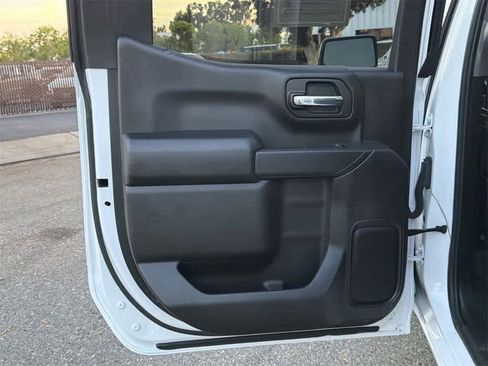 Used 2022 Chevrolet Silverado 1500 LT image 28