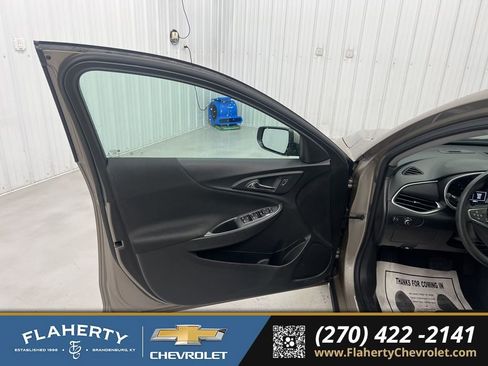 Used 2024 Chevrolet Malibu LT image 8