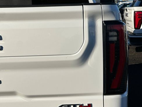 Used 2025 GMC Sierra 2500 AT4 w/ AT4 Premium Plus Package AWD/4WD image 51