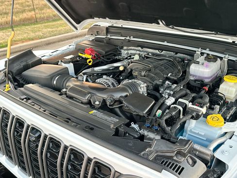 New 2025 Jeep Wrangler Unlimited Rubicon image 27