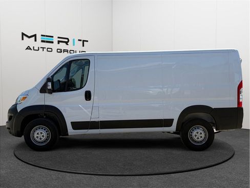 Used 2024 RAM ProMaster 2500 w/ Convenience Group FWD image 5