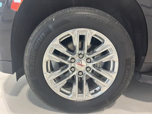 Used 2021 GMC Yukon SLT w/ SLT Premium Package AWD/4WD image 12