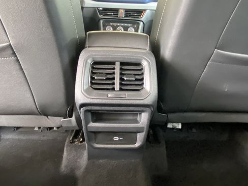 Certified 2023 Volkswagen Taos SE FWD image 37