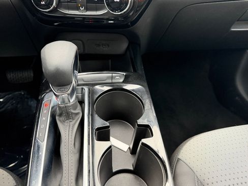 Used 2025 Chevrolet Trax LT image 39