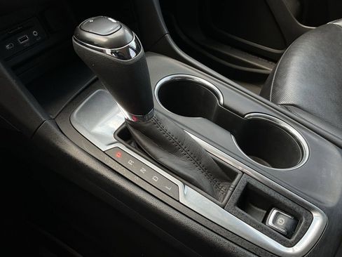 Used 2020 Chevrolet Equinox LT w/ Sport Edition image 36