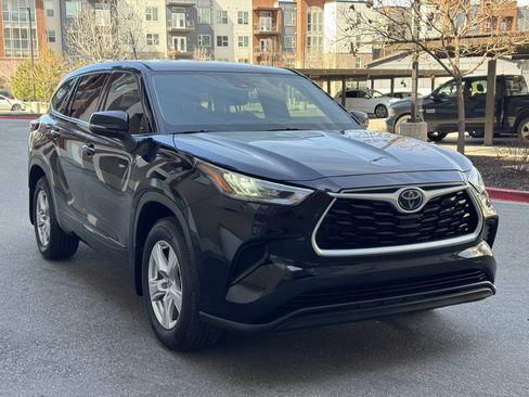 Used 2020 Toyota Highlander L AWD/4WD image 8
