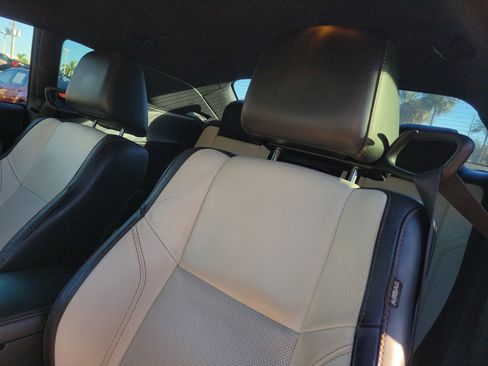 Used 2015 Dodge Challenger SXT Plus image 15