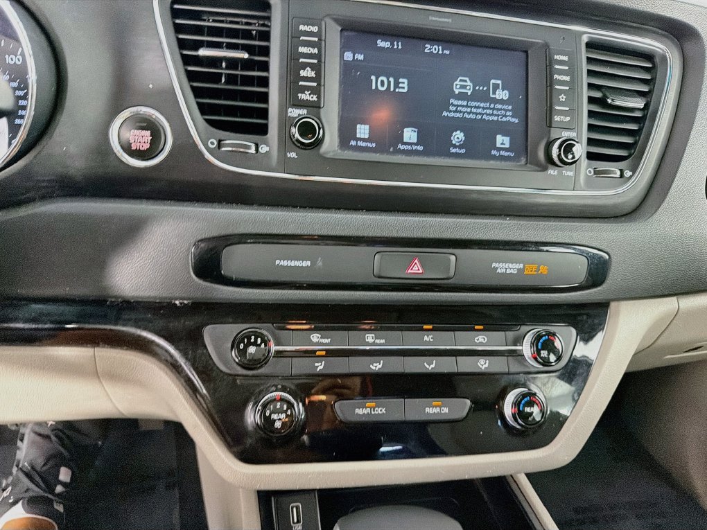 Used 2021 Kia Sedona EX FWD image 18