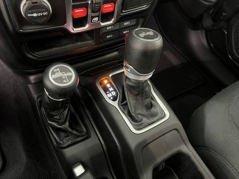 Used 2021 Jeep Wrangler Unlimited Sport AWD/4WD image 29