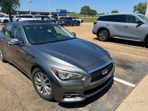 Used 2015 INFINITI Q50 Premium w/ Navigation Package RWD image 12