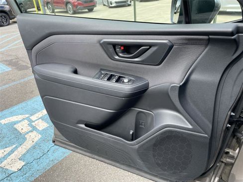 Certified 2025 Subaru Forester Premium AWD/4WD image 26
