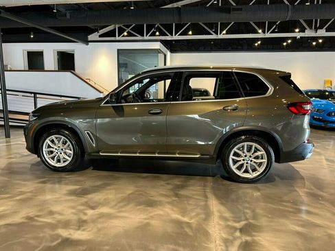 Used 2022 BMW X5 xDrive40i w/ Premium Package image 2