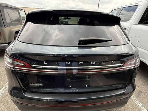 Used 2023 Lincoln Nautilus Reserve w/ Luxury Package image 6